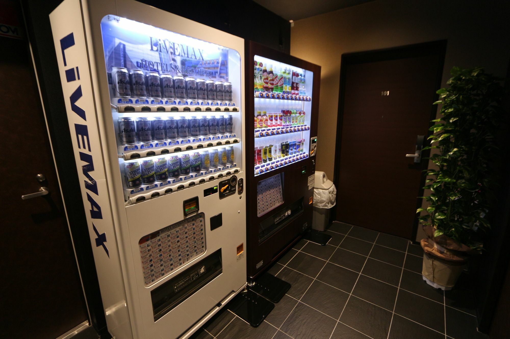 Hotel Livemax Yokohama Kannai Ekimae Exterior photo